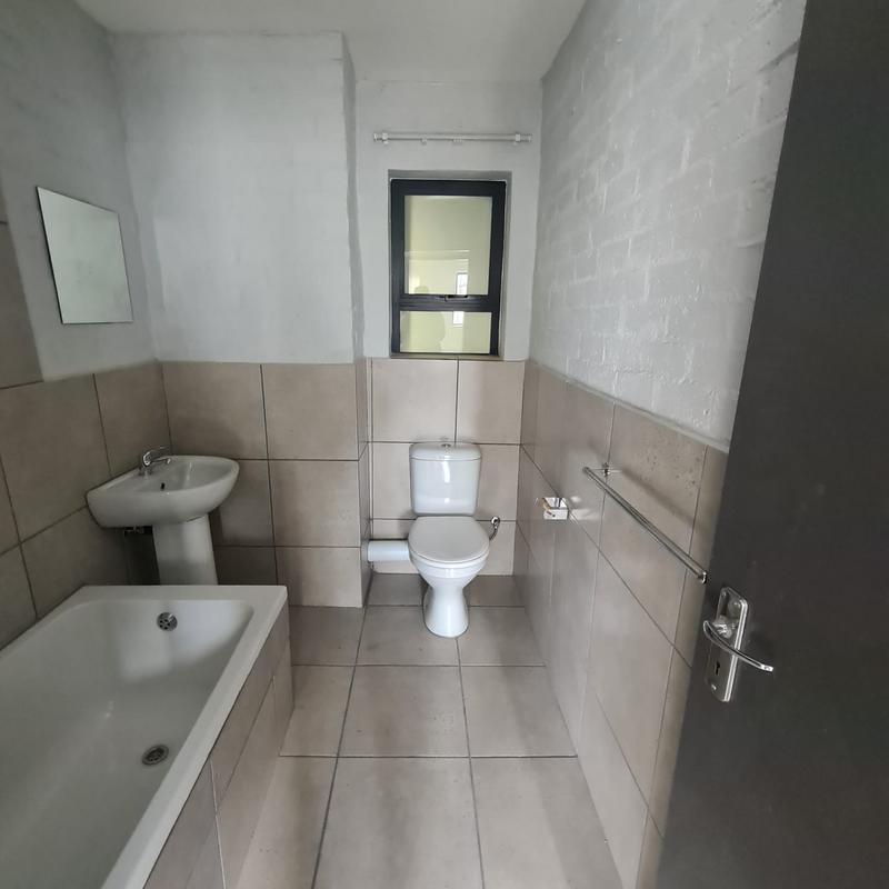 To Let 2 Bedroom Property for Rent in Goodwood Central Western Cape